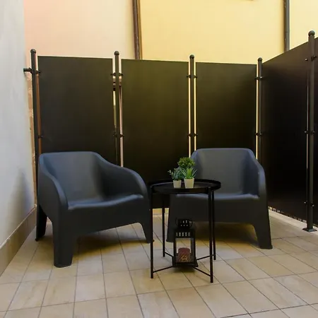 아파트 Le Stanze Dei Pico 2 Patio Bagno Privati Wifi E Netflix 미란돌라